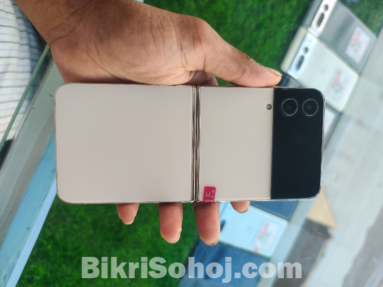 Samsung Galaxy Z Flip4